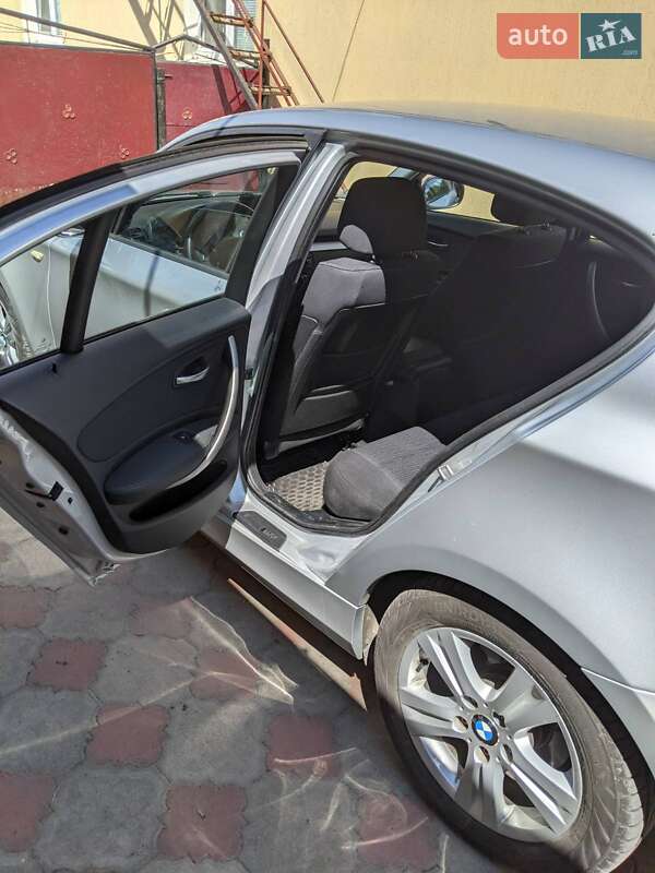 Хетчбек BMW 1 Series 2011 в Полонному