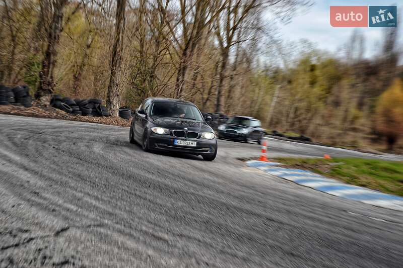 Хэтчбек BMW 1 Series 2008 в Киеве фото 2 Хэтчбек BMW 1 Series 2008 в Киеве