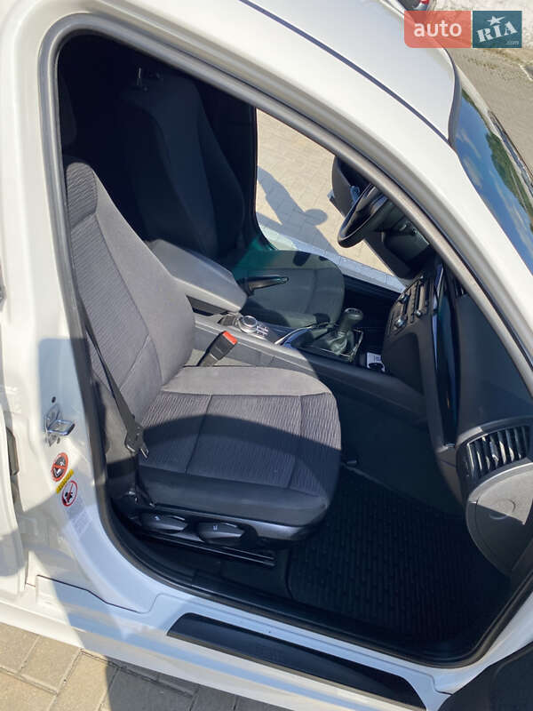 Хетчбек BMW 1 Series 2009 в Житомирі