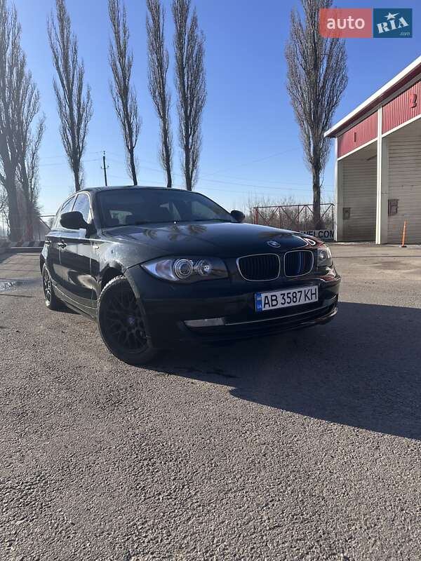 BMW 1 Series 2011 BMW 1 Series 2011