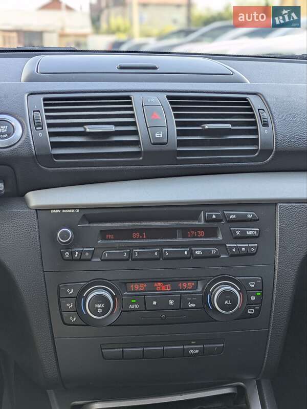 Хэтчбек BMW 1 Series 2010 в Львове