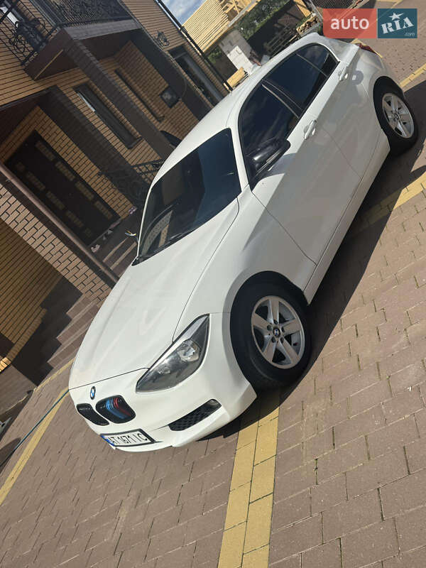 Хэтчбек BMW 1 Series 2012 в Перегинском