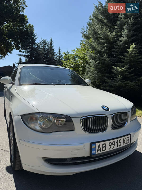 Хетчбек BMW 1 Series 2009 в Немирові