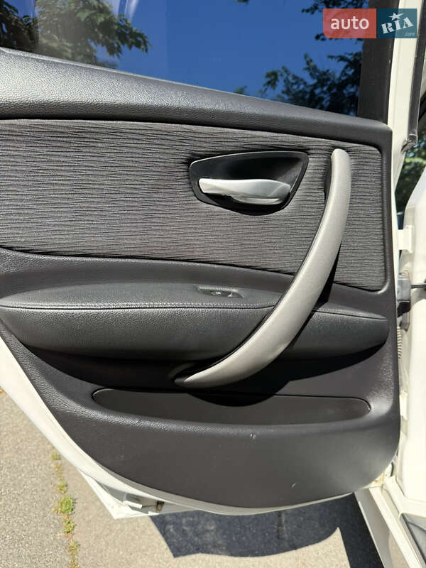 Хетчбек BMW 1 Series 2009 в Немирові