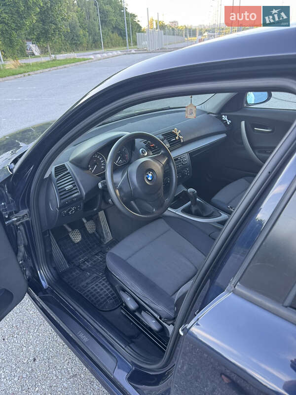 Хэтчбек BMW 1 Series 2006 в Львове