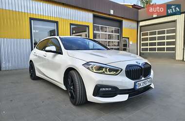 Хетчбек BMW 1 Series 2020 в Сарнах