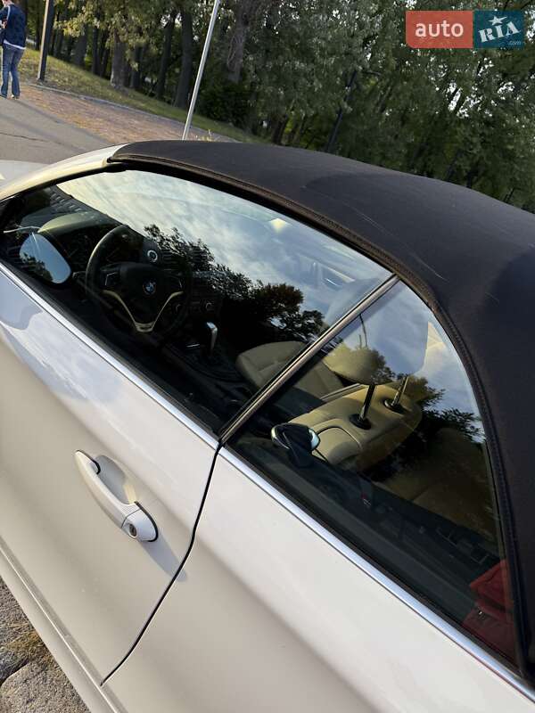 Кабриолет BMW 1 Series 2013 в Киеве фото 19 Кабриолет BMW 1 Series 2013 в Киеве
