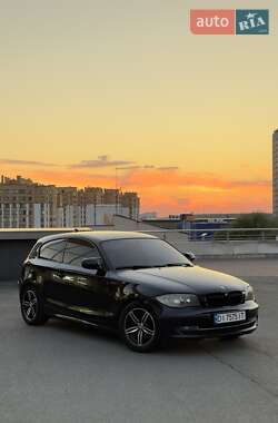Хетчбек BMW 1 Series 2011 в 