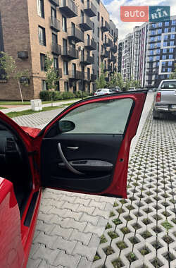 Хэтчбек BMW 1 Series 2005 в 