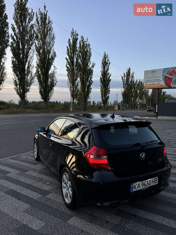 Хэтчбек BMW 1 Series 2007 в Василькове