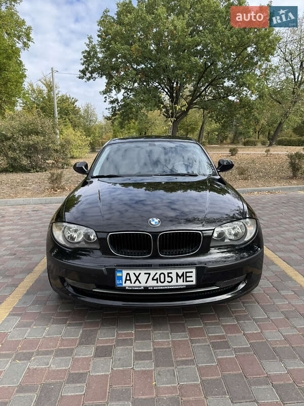 Хэтчбек BMW 1 Series 2010 в Кропивницком фото 3 Хэтчбек BMW 1 Series 2010 в Кропивницком
