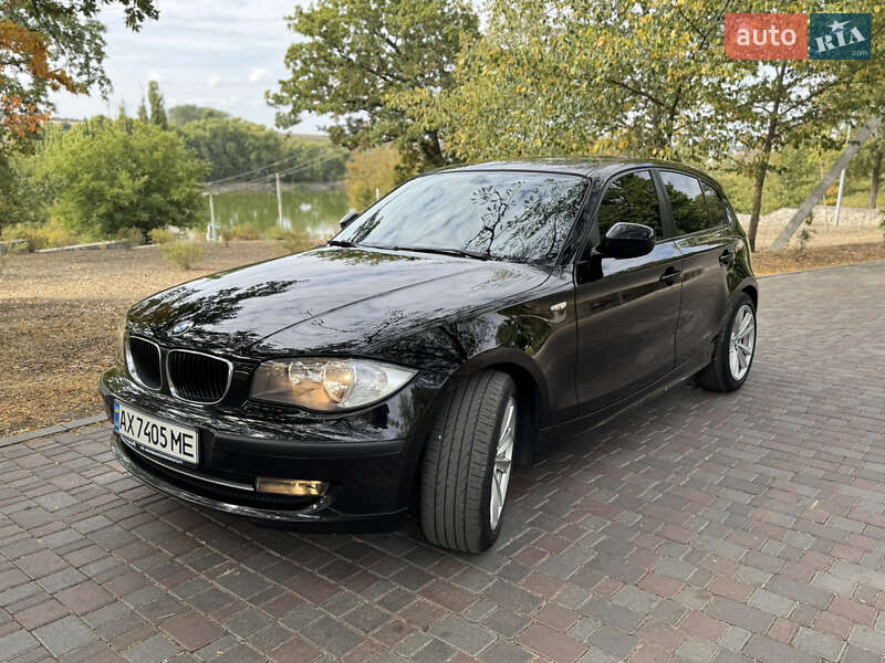 Хэтчбек BMW 1 Series 2010 в Кропивницком фото 11 Хэтчбек BMW 1 Series 2010 в Кропивницком