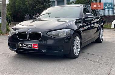 Хэтчбек BMW 1 Series 2012 в 