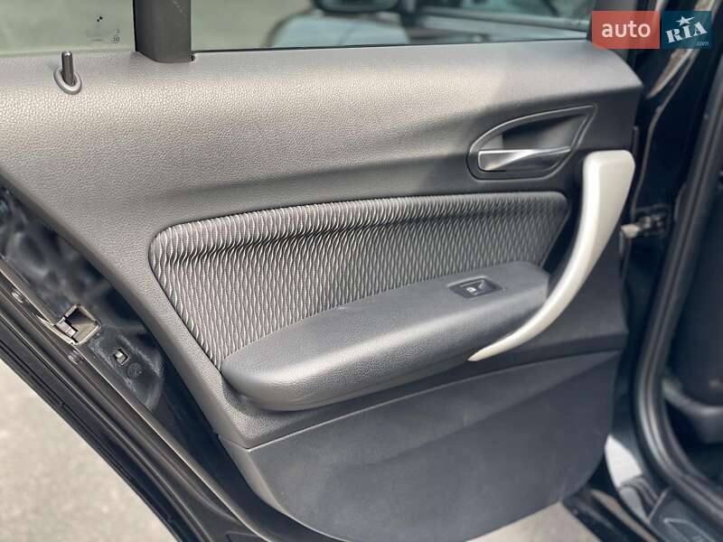 Хэтчбек BMW 1 Series 2012 в Киеве