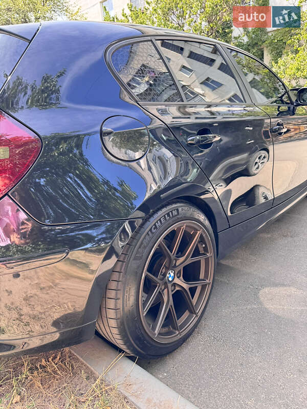 Хэтчбек BMW 1 Series 2008 в Новомосковске