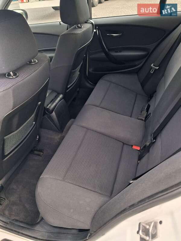 Хэтчбек BMW 1 Series 2010 в Ровно