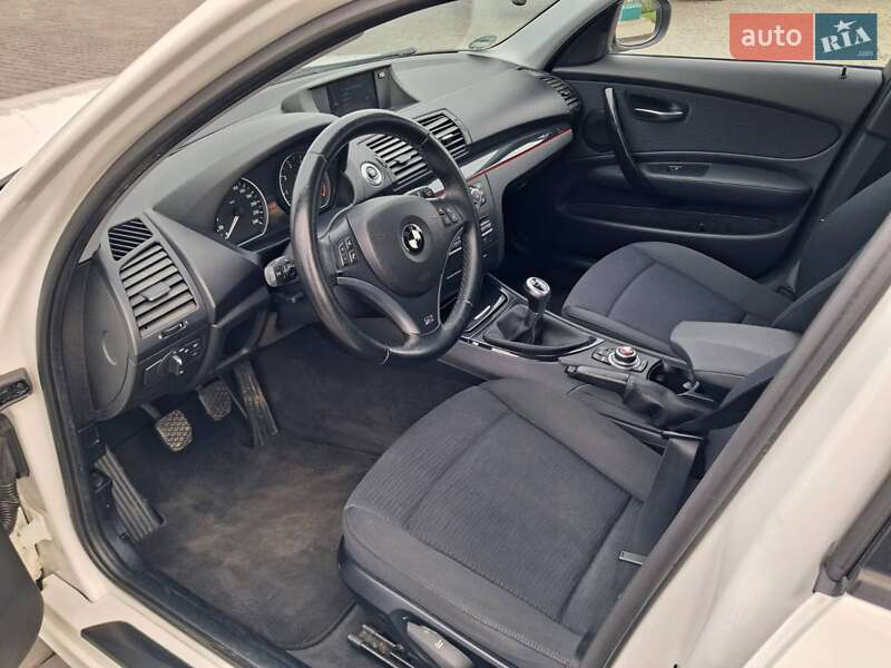 Хэтчбек BMW 1 Series 2010 в Ровно