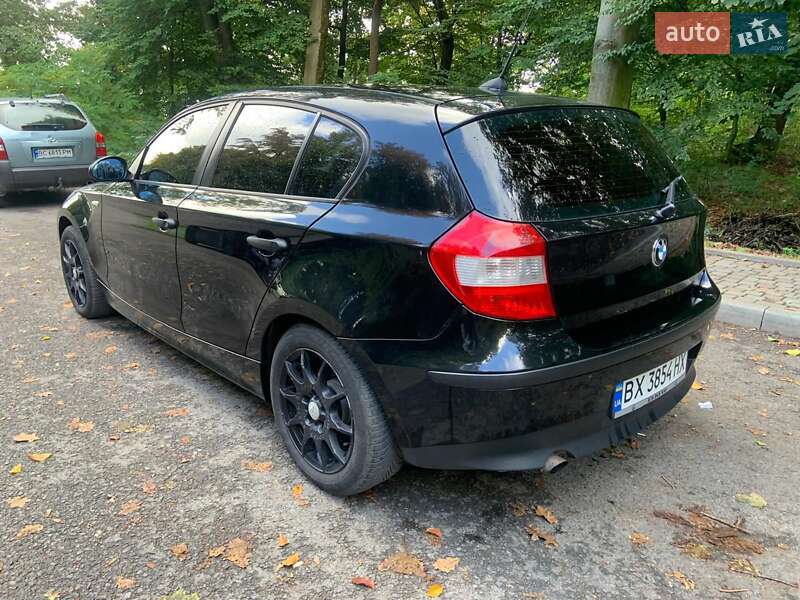 Хэтчбек BMW 1 Series 2005 в Винниках