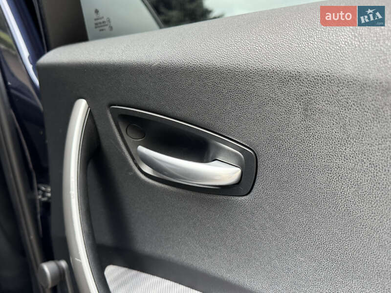 Хетчбек BMW 1 Series 2006 в Рівному фото 40 Хетчбек BMW 1 Series 2006 в Рівному