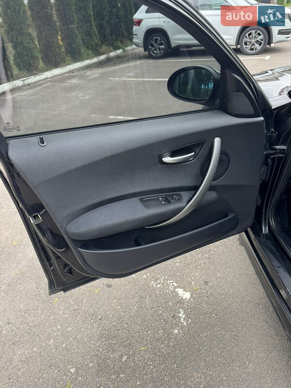 Хэтчбек BMW 1 Series 2005 в Ровно