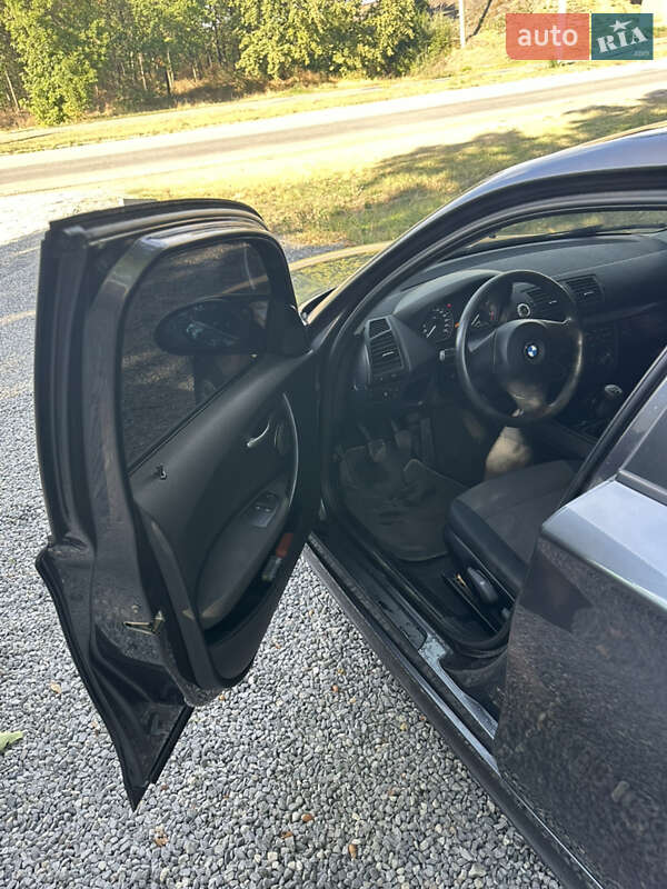 Хэтчбек BMW 1 Series 2005 в Вознесенске