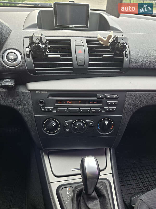Хэтчбек BMW 1 Series 2009 в Мукачево