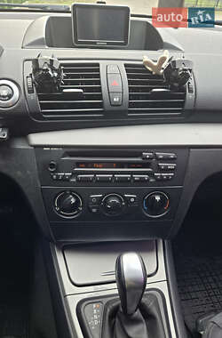 Хэтчбек BMW 1 Series 2009 в 