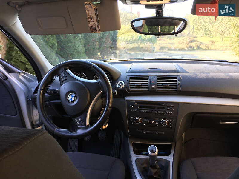 Хэтчбек BMW 1 Series 2009 в Ужгороде фото 5 Хэтчбек BMW 1 Series 2009 в Ужгороде