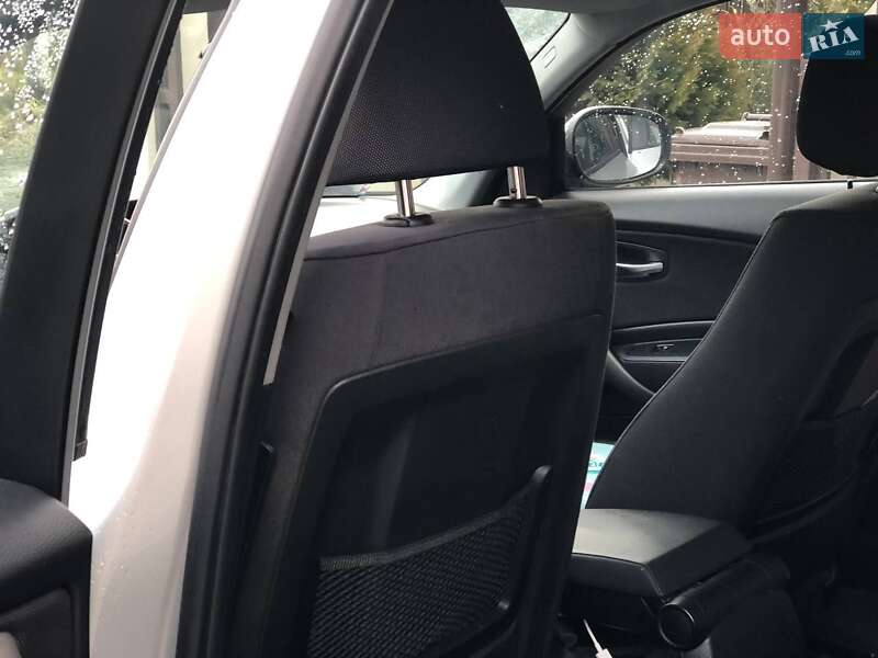 Хэтчбек BMW 1 Series 2010 в Луцке