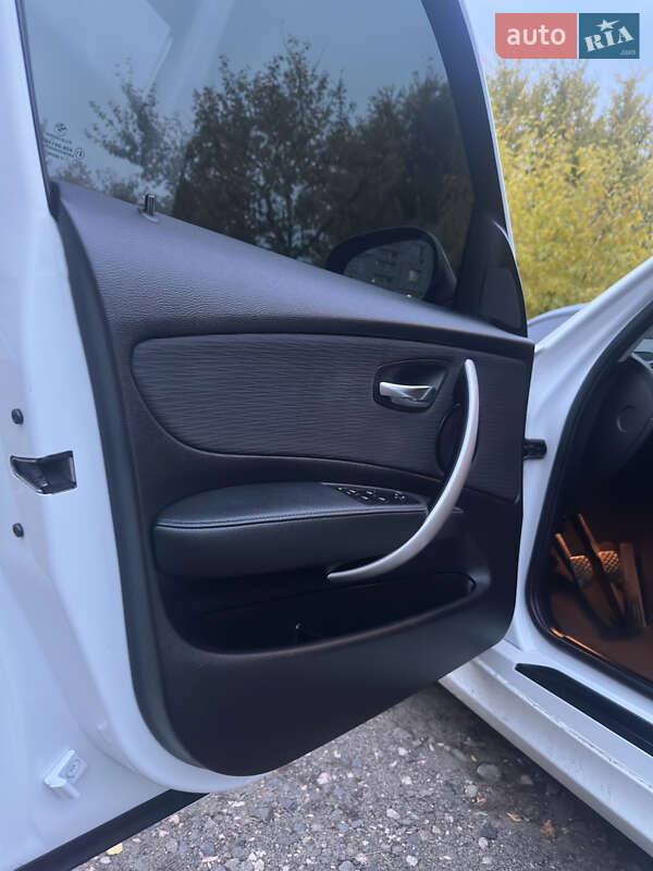 Хетчбек BMW 1 Series 2010 в Золотоноші фото 26 Хетчбек BMW 1 Series 2010 в Золотоноші