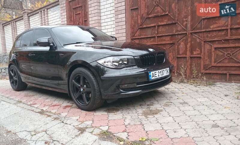 Хэтчбек BMW 1 Series 2010 в Днепре