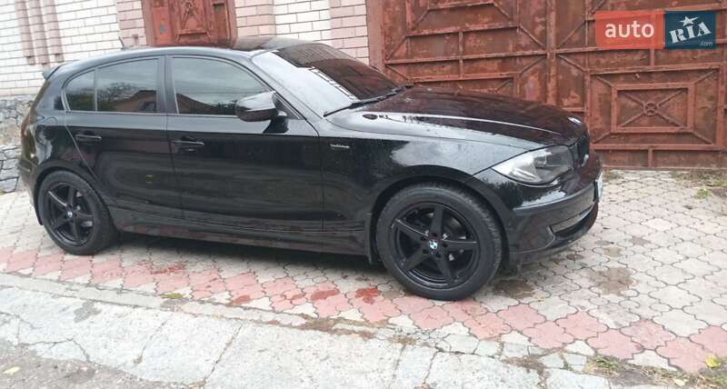 Хэтчбек BMW 1 Series 2010 в Днепре