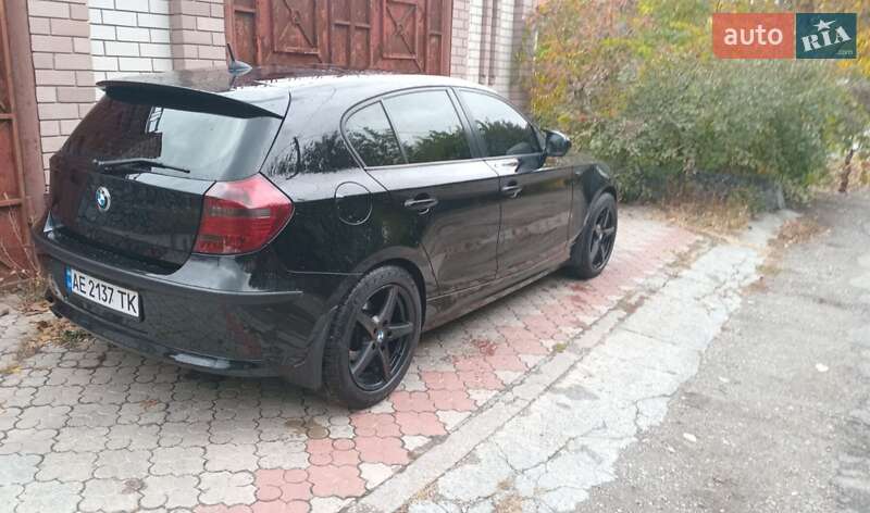 Хэтчбек BMW 1 Series 2010 в Днепре