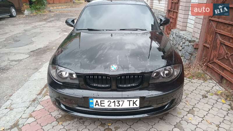 Хэтчбек BMW 1 Series 2010 в Днепре