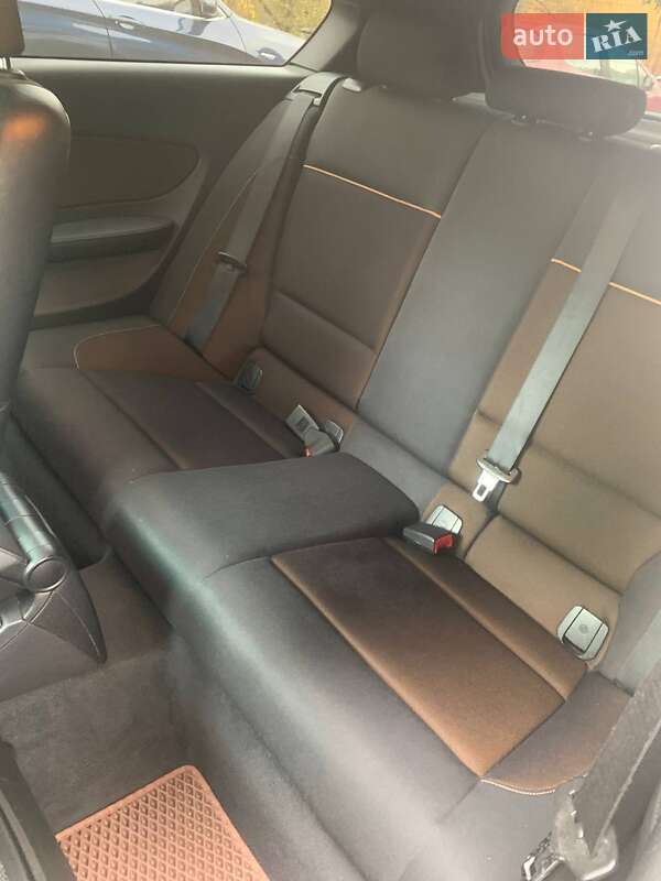 Хэтчбек BMW 1 Series 2010 в Киеве фото 6 Хэтчбек BMW 1 Series 2010 в Киеве
