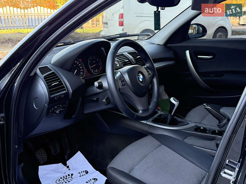 Хэтчбек BMW 1 Series 2005 в Ровно