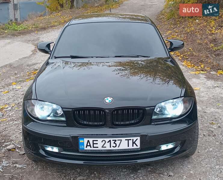 Хэтчбек BMW 1 Series 2010 в Днепре