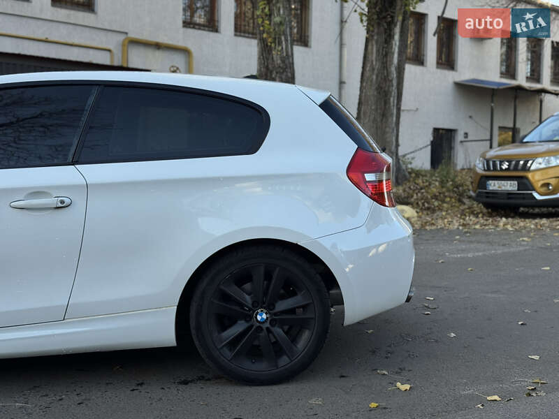 Хэтчбек BMW 1 Series 2008 в Киеве