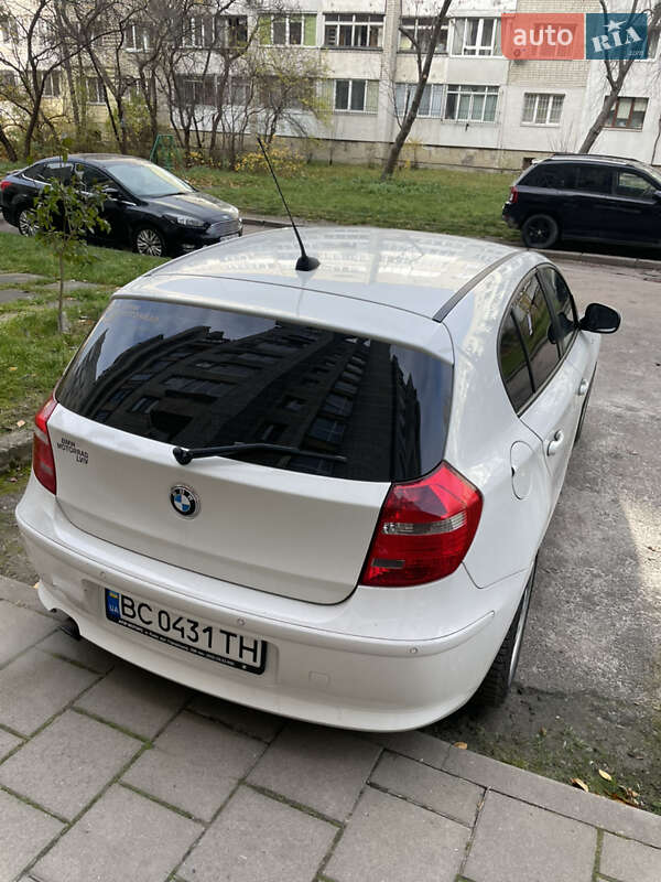 Хэтчбек BMW 1 Series 2010 в Львове