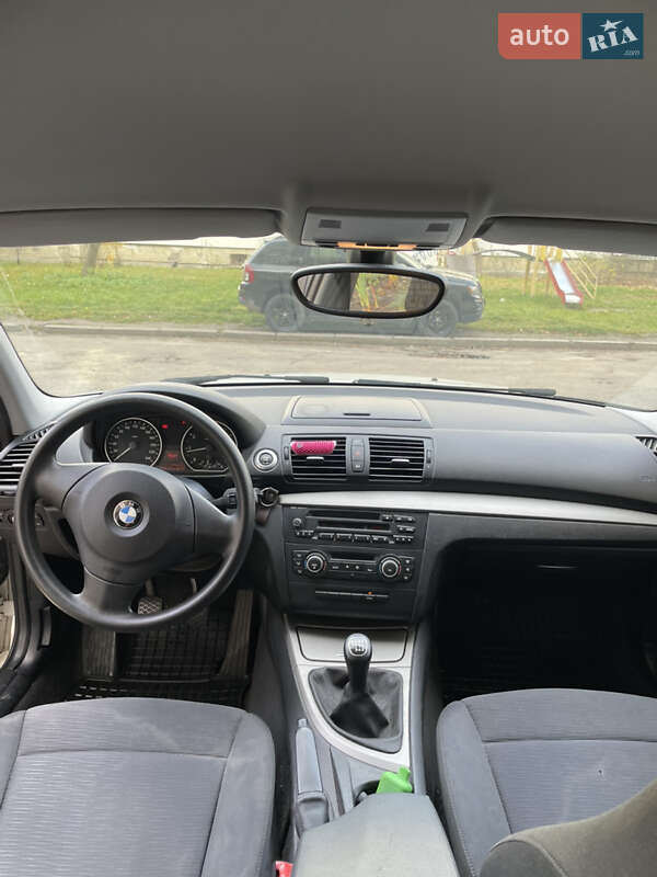 Хэтчбек BMW 1 Series 2010 в Львове