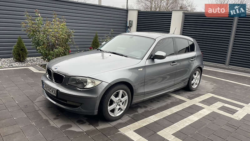 Хэтчбек BMW 1 Series 2010 в Лубнах
