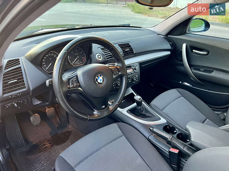 Хэтчбек BMW 1 Series 2006 в Чернигове