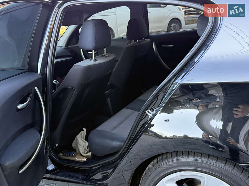 Хэтчбек BMW 1 Series 2005 в Ровно фото 44 Хэтчбек BMW 1 Series 2005 в Ровно