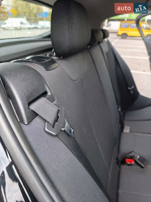 Хэтчбек BMW 1 Series 2014 в Киеве