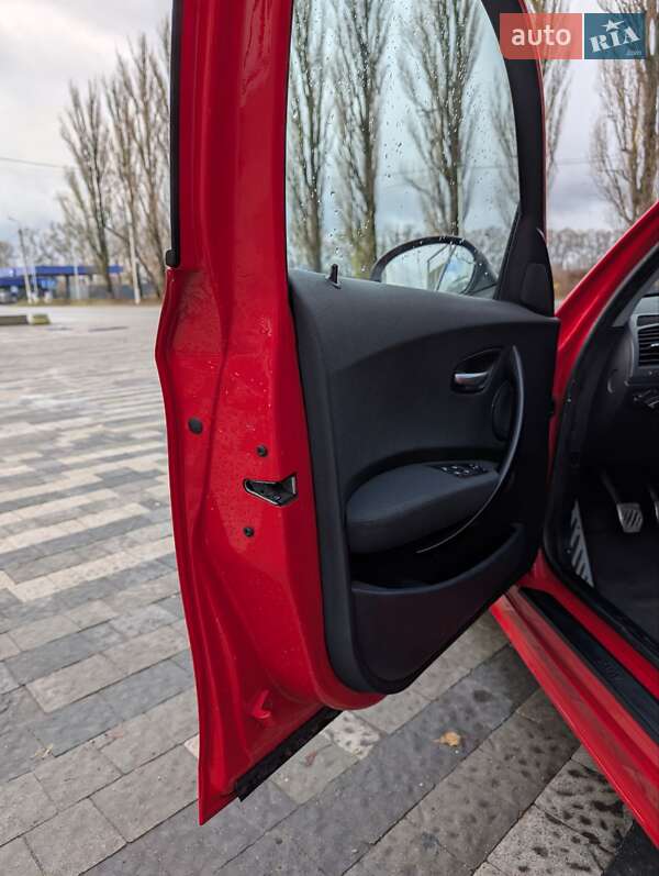 Хэтчбек BMW 1 Series 2005 в Буче