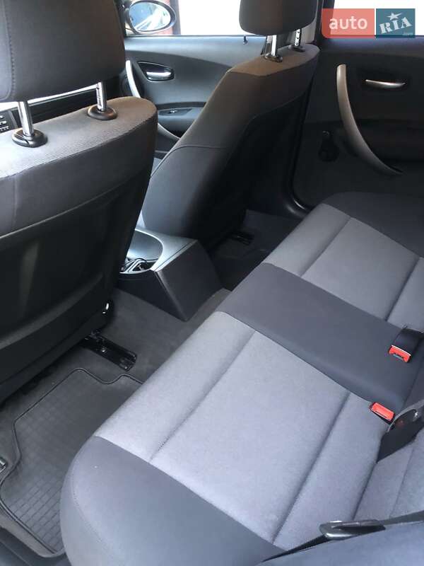 Хэтчбек BMW 1 Series 2006 в Калуше фото 10 Хэтчбек BMW 1 Series 2006 в Калуше