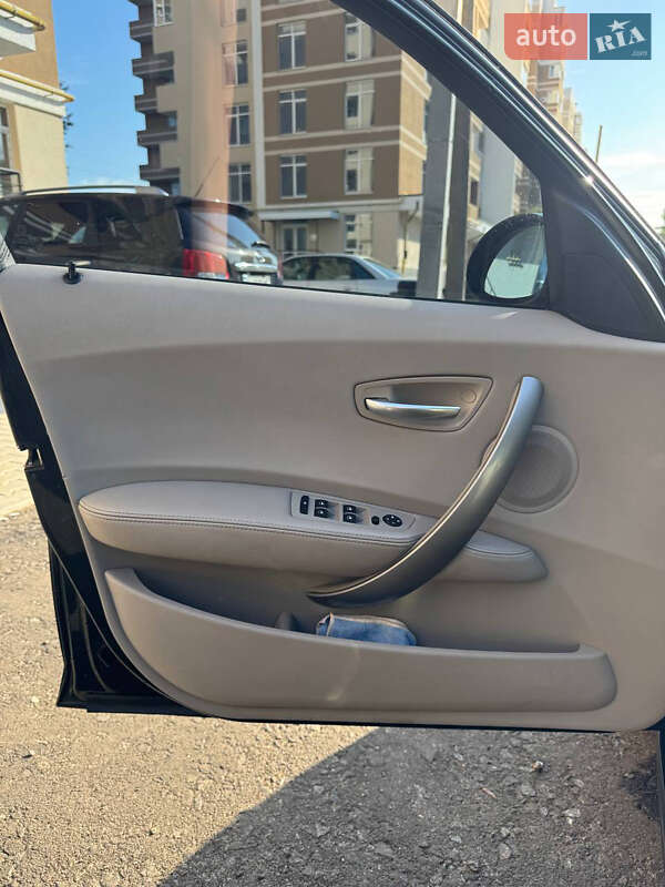 Хэтчбек BMW 1 Series 2006 в Вышгороде