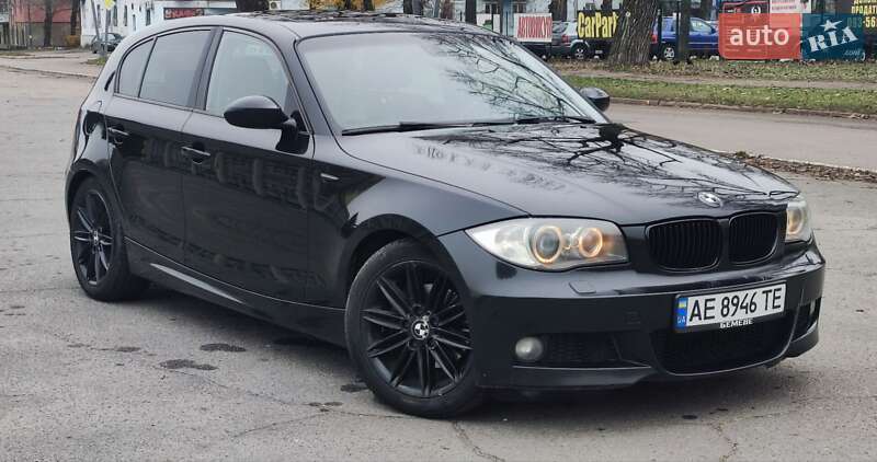 Хэтчбек BMW 1 Series 2009 в Каменском