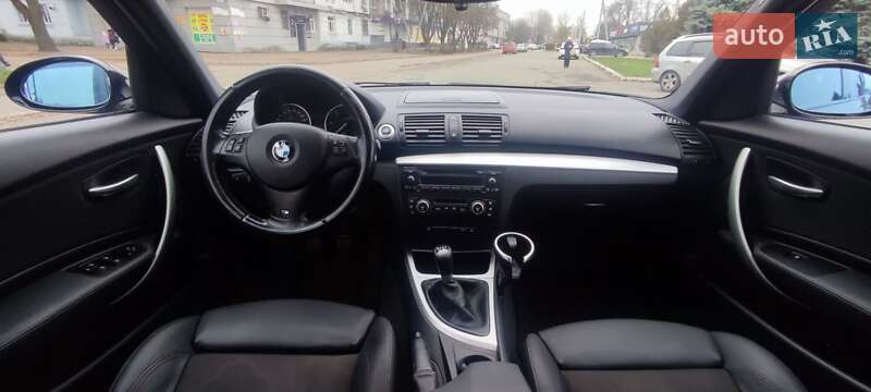 Хэтчбек BMW 1 Series 2009 в Каменском