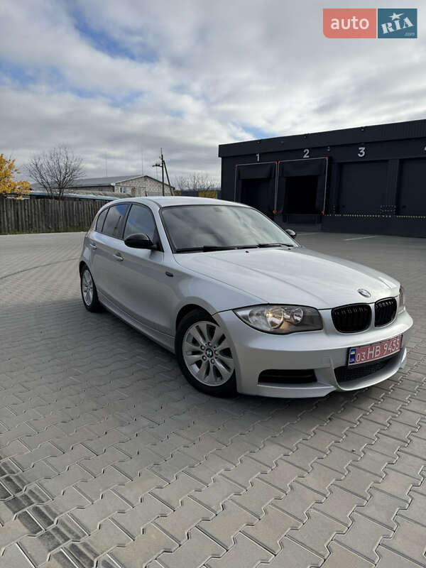 Хетчбек BMW 1 Series 2010 в Житомирі